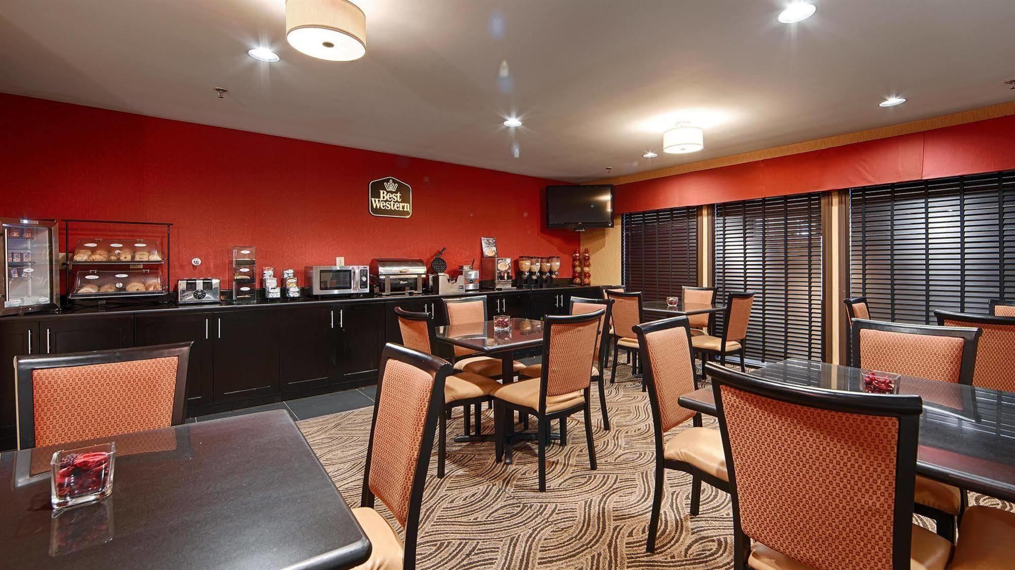 Hotel Western - Saluki Carbondale